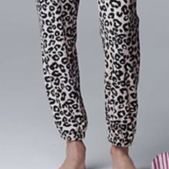 NWT SIMPLY VERA WANG Velour Hooded Pajama Top & Bottom Pajama Sleep Set - Picture 5 of 14